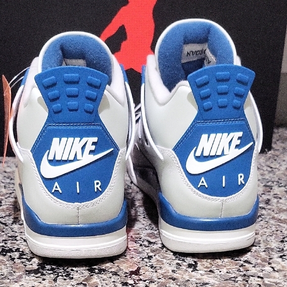 Jordan 4 Retro Military Blue - Picture 3 of 9